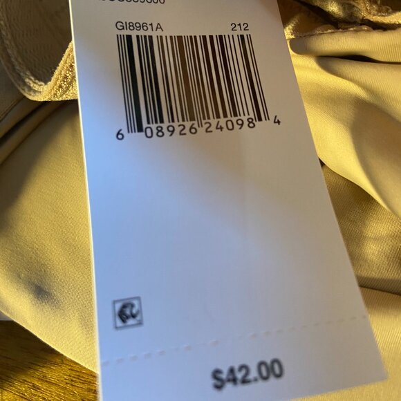 🩷🩷 Olga Women's Plus Size Cloud 9 Underwire Contour Lace Bra NWT 42D - Picture 4 of 5